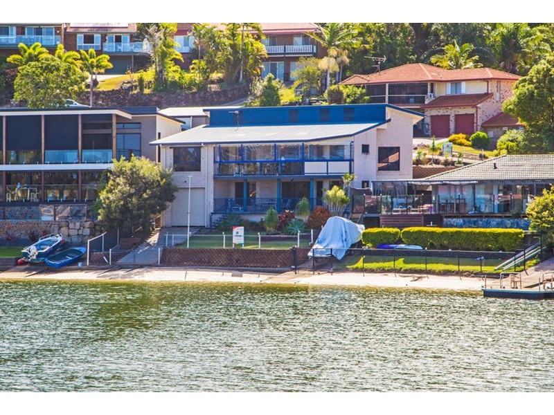 74 Old Ferry Road, Banora Point NSW 2486