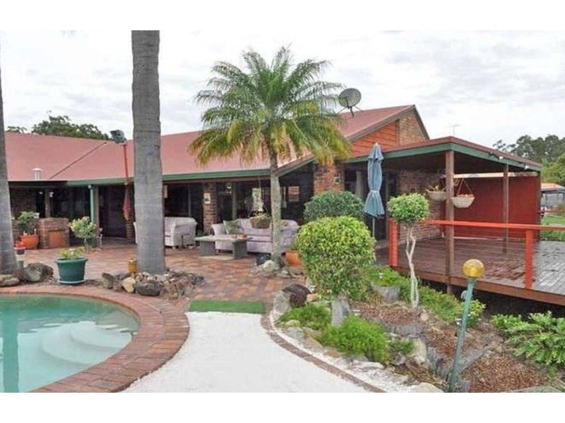 8  Chauvel  Court, Currumbin Waters QLD 4223