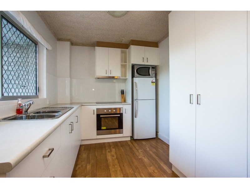 2/130 Musgrave Street, Coolangatta QLD 4225