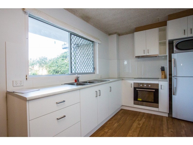 2/130 Musgrave Street, Coolangatta QLD 4225