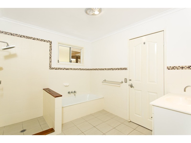 34 Glen Ayr Drive, Banora Point NSW 2486