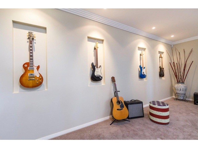 27 John Francis Drive, Carrara QLD 4211