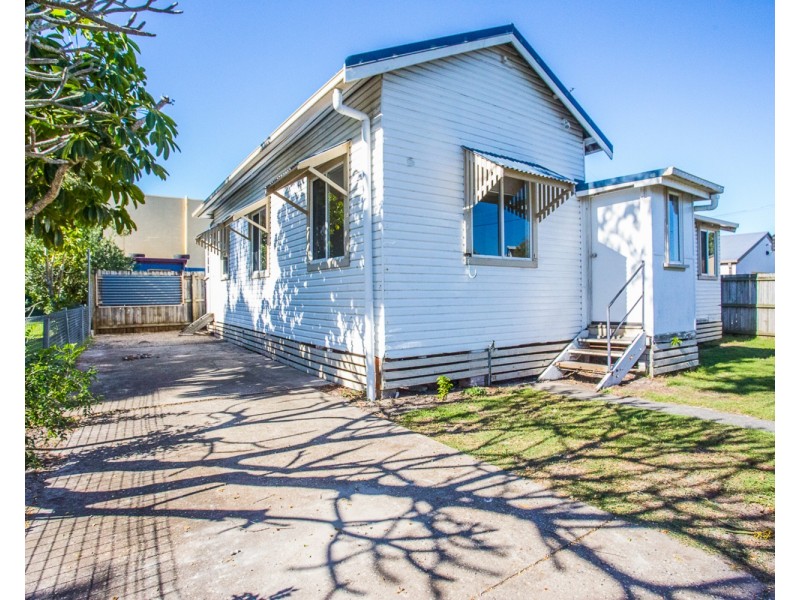 16 Simpson Street, Kirra QLD 4225