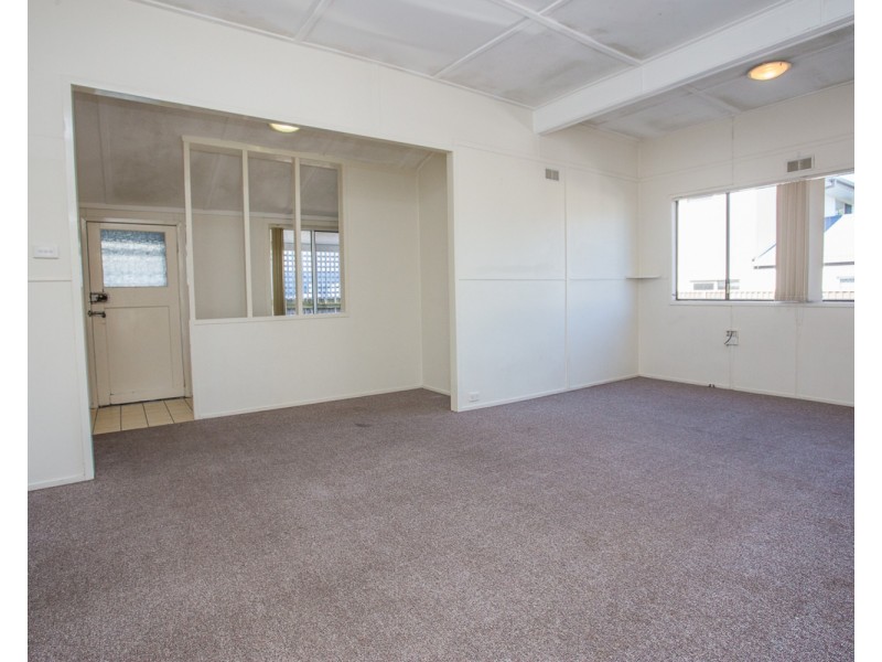 16 Simpson Street, Kirra QLD 4225