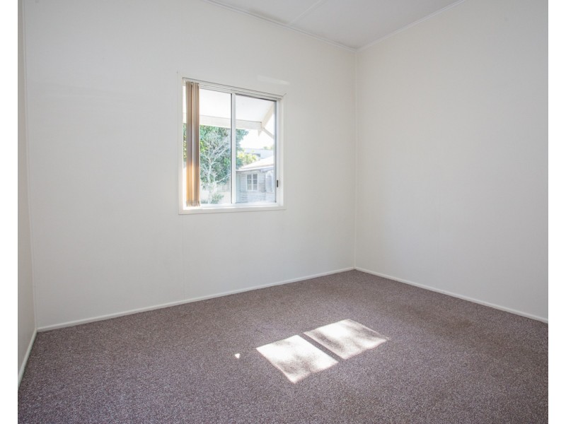 16 Simpson Street, Kirra QLD 4225