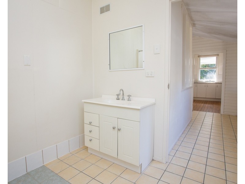 16 Simpson Street, Kirra QLD 4225