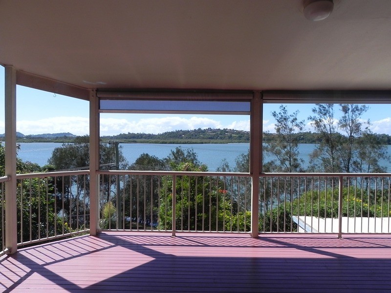 138 Broadwater Esplanade, Bilambil Heights NSW 2486