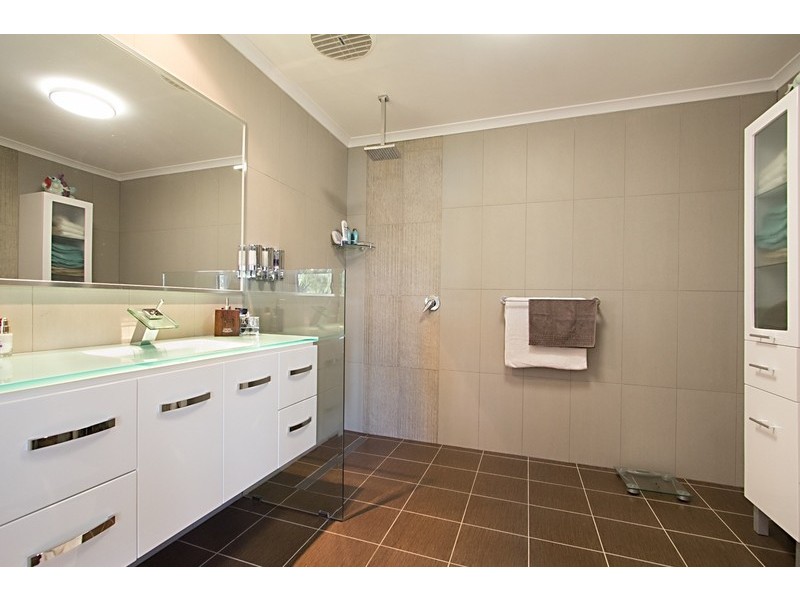 20 The Lakes Drive, Tweed Heads West NSW 2485