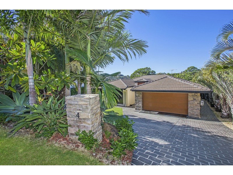 4 White Fig Court, Banora Point NSW 2486