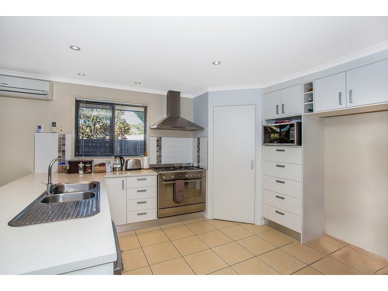 4 White Fig Court, Banora Point NSW 2486