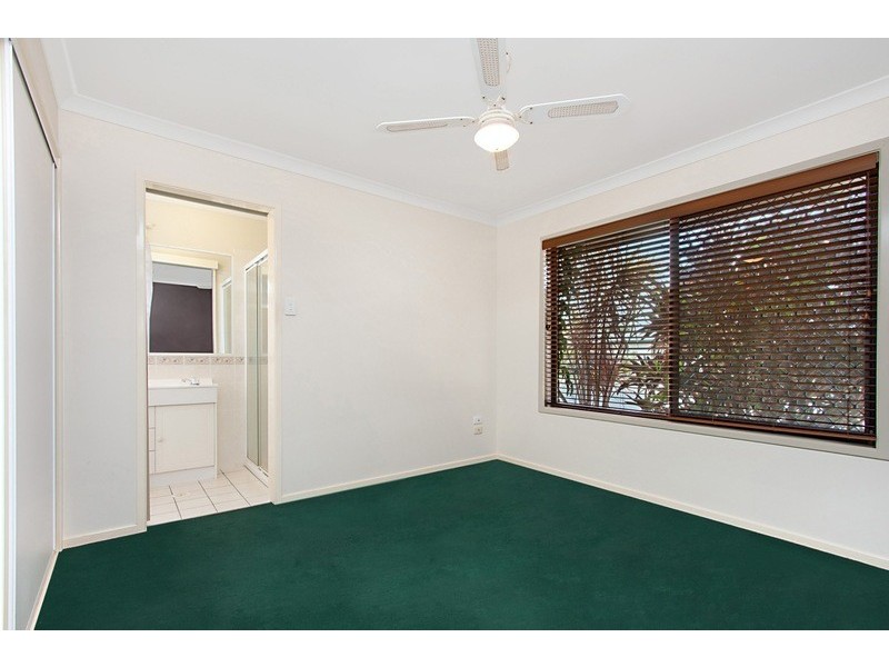 11 Stradbroke Drive, Tweed Heads South NSW 2486