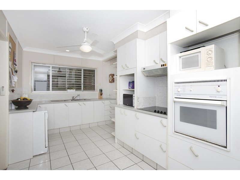 12 Cox Drive, Tweed Heads South NSW 2486