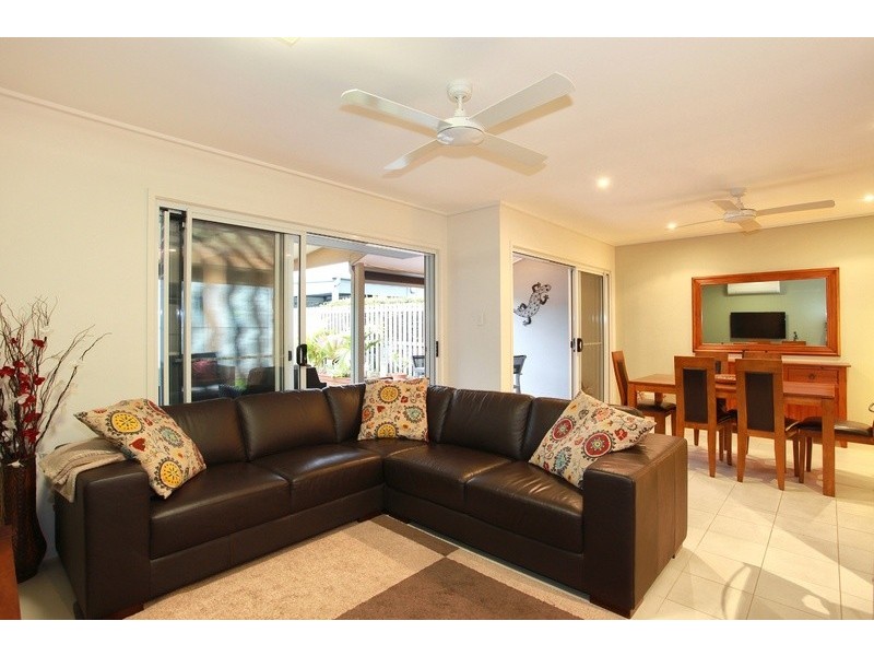 2/4 Border Drive North, Currumbin Waters QLD 4223