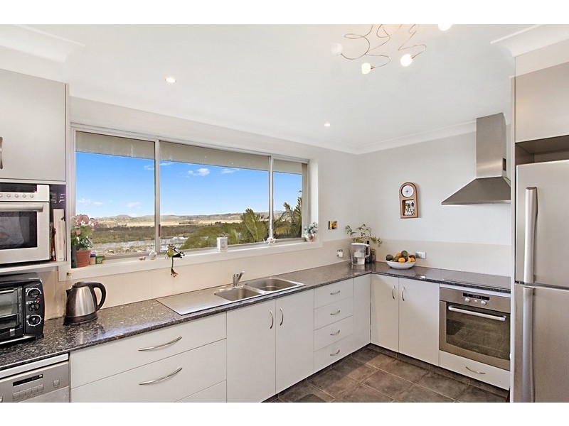 6 Blue Haze Crescent, Banora Point NSW 2486