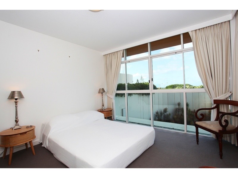103/2 Creek Street, Kirra QLD 4225