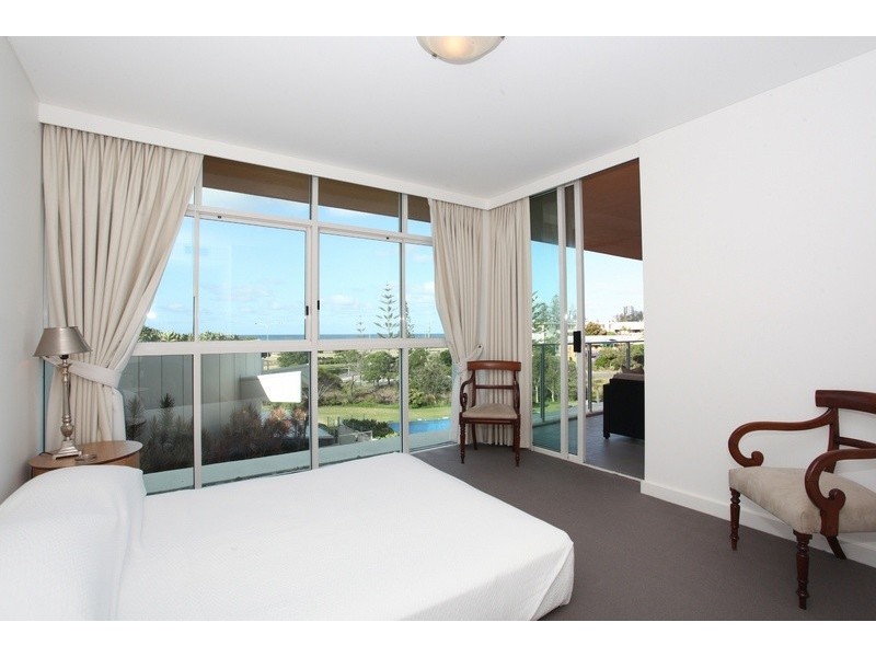 103/2 Creek Street, Kirra QLD 4225