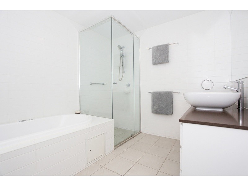 103/2 Creek Street, Kirra QLD 4225