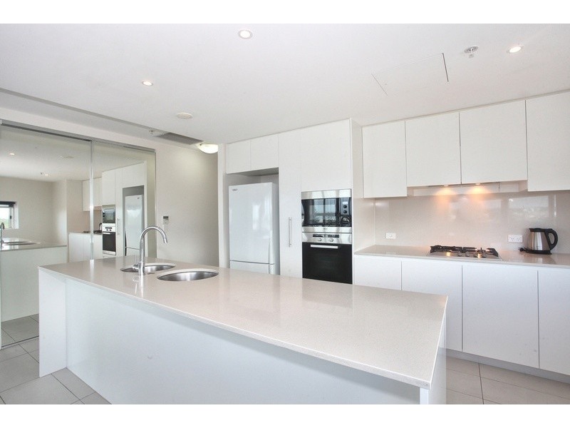 501/2 Creek Street, Kirra QLD 4225