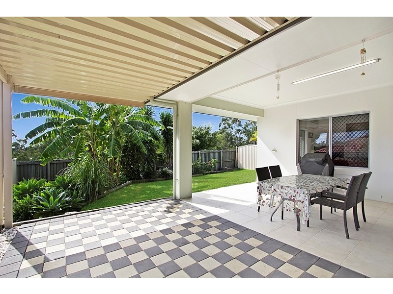 41 Zane Street, Molendinar QLD 4214