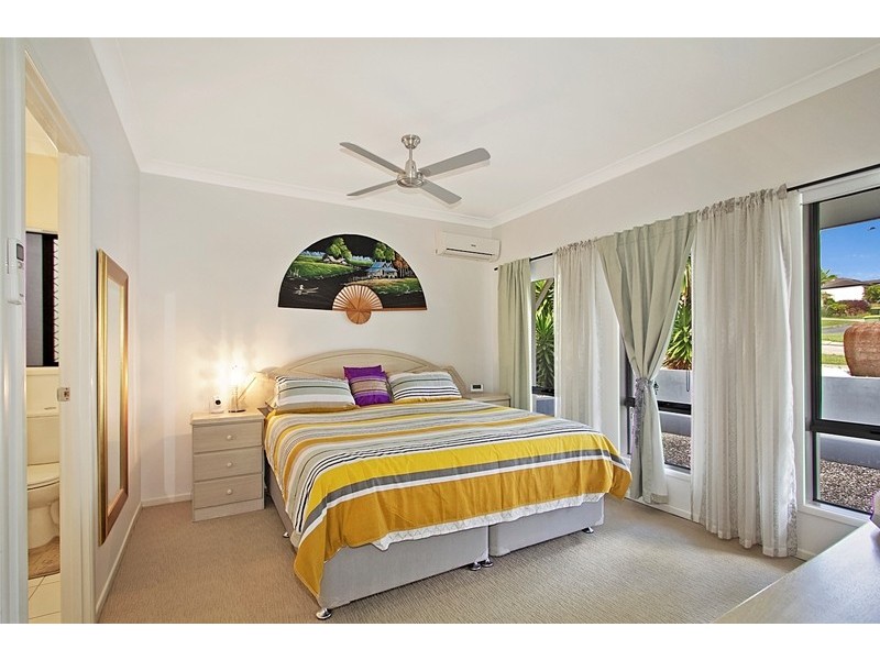 41 Zane Street, Molendinar QLD 4214