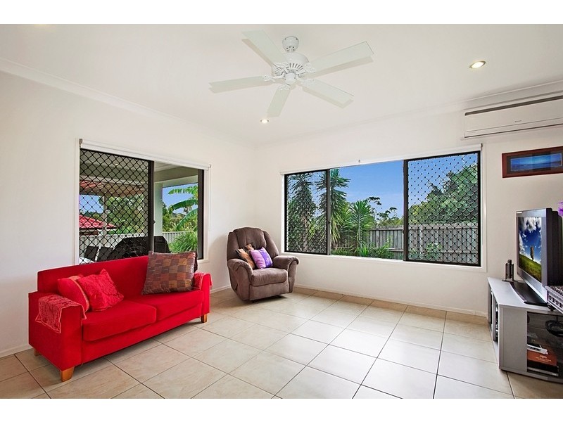 41 Zane Street, Molendinar QLD 4214