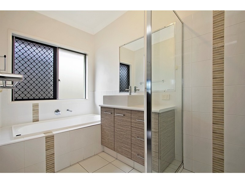 41 Zane Street, Molendinar QLD 4214