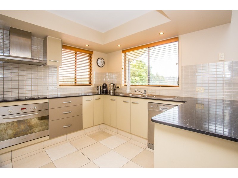 5 Comenara Crescent, Banora Point NSW 2486