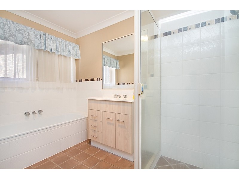 2/1 Sequoia Court, Banora Point NSW 2486