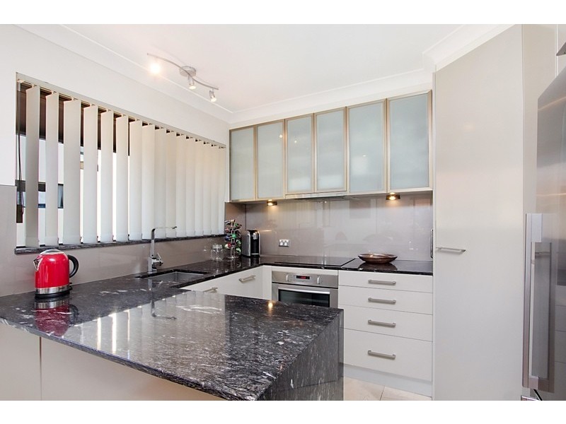 8/37 Dixon Street, Coolangatta QLD 4225