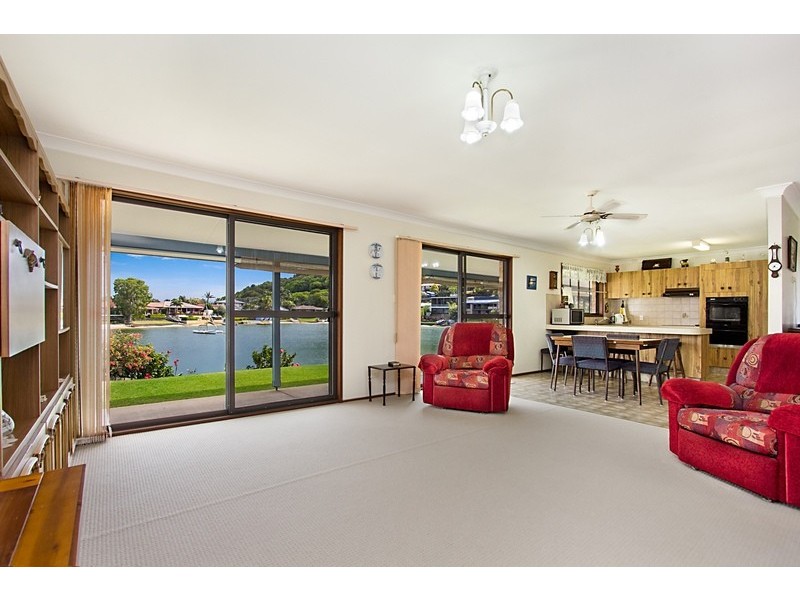 10 Captains Way, Banora Point NSW 2486