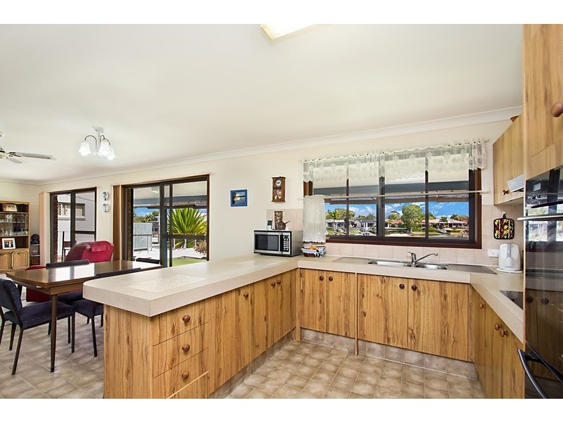 10 Captains Way, Banora Point NSW 2486