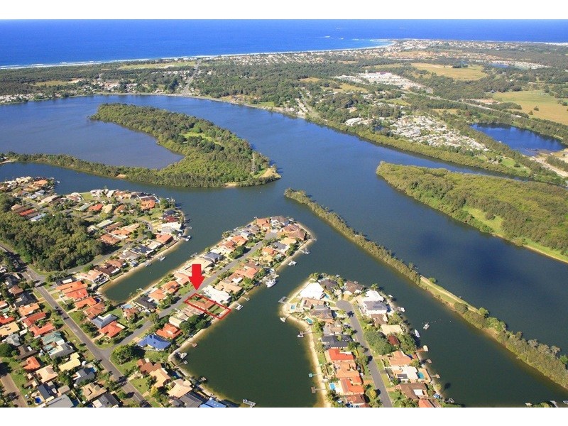 10 Captains Way, Banora Point NSW 2486