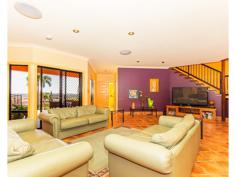 11 Kinross Close, Banora Point NSW 2486