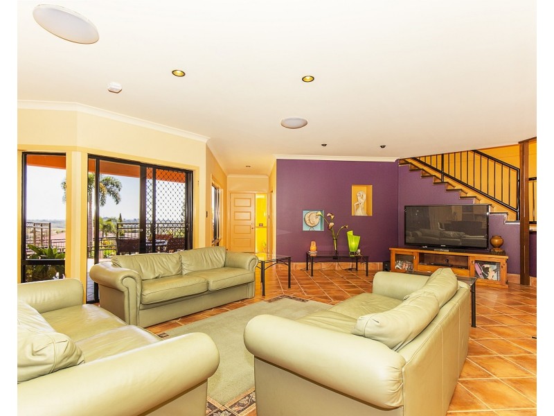 11 Kinross Close, Banora Point NSW 2486
