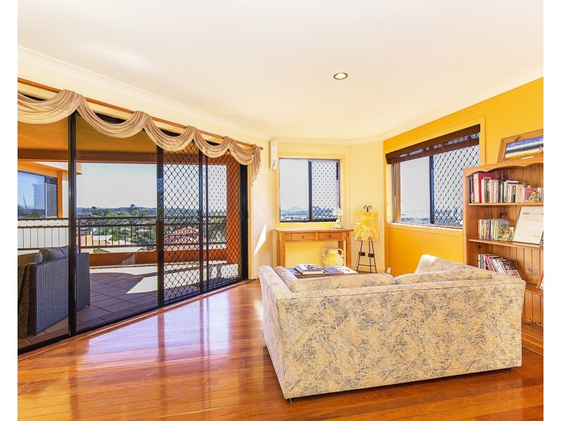 11 Kinross Close, Banora Point NSW 2486