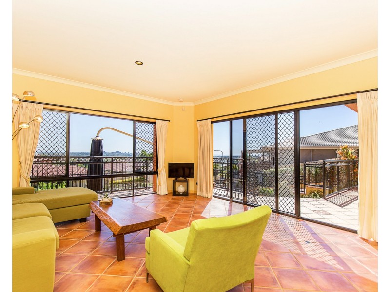 11 Kinross Close, Banora Point NSW 2486