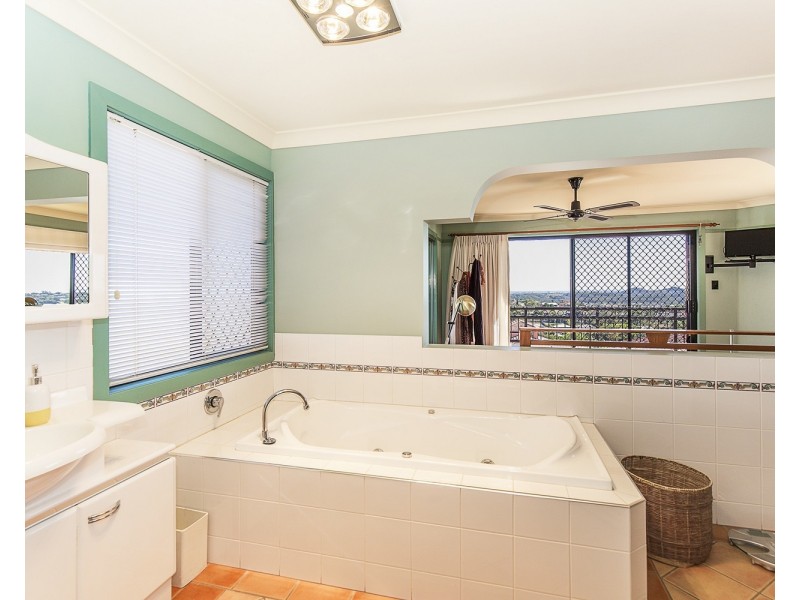 11 Kinross Close, Banora Point NSW 2486