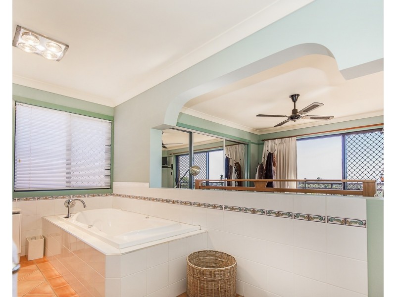 11 Kinross Close, Banora Point NSW 2486