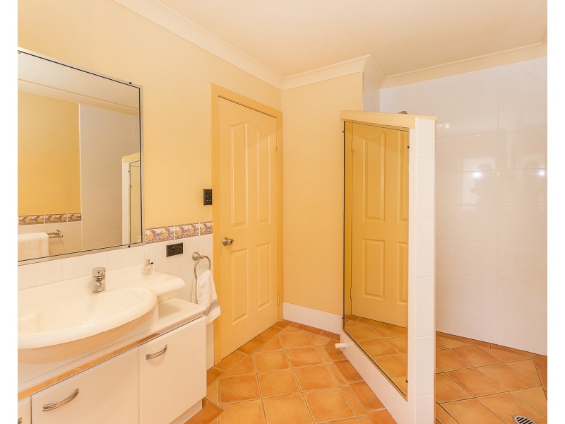 11 Kinross Close, Banora Point NSW 2486