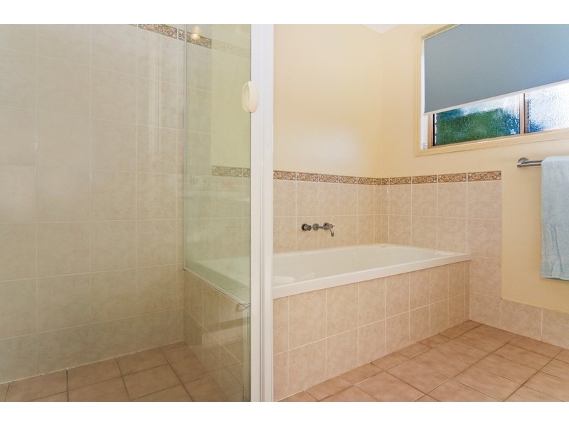 33 Firewheel Way, Banora Point NSW 2486