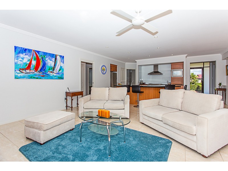 9 Magnolia Crescent, Banora Point NSW 2486