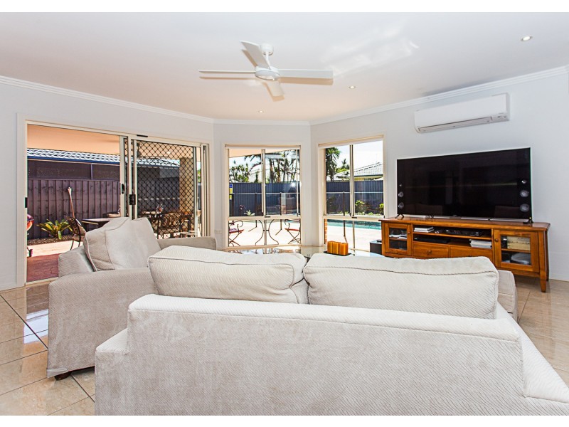 9 Magnolia Crescent, Banora Point NSW 2486