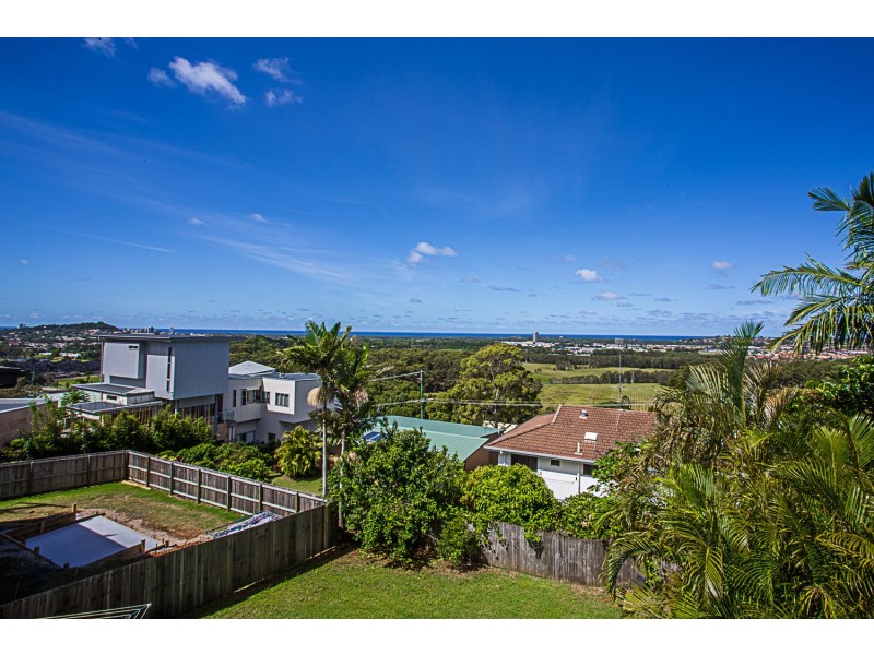 3 Glenys Street, Tweed Heads South NSW 2486
