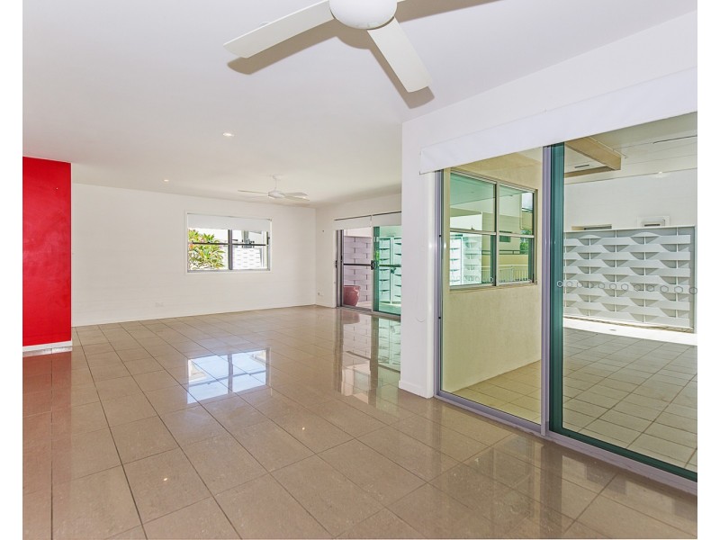 8/41-43 Dixon Street, Coolangatta QLD 4225