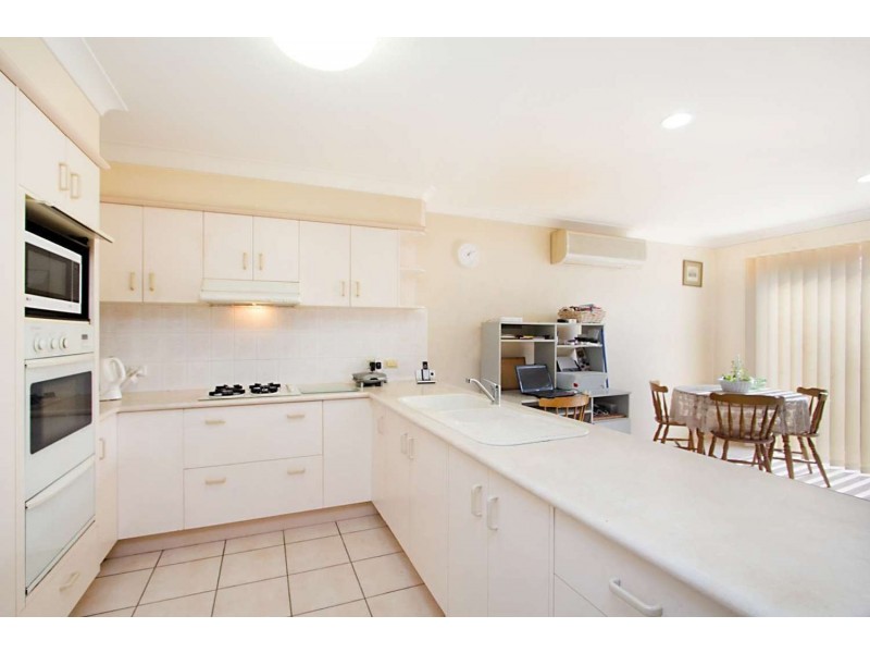 15 Kentia Crescent, Banora Point NSW 2486