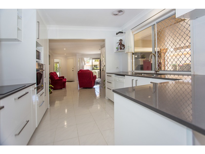 9  Woodlands Drive, Banora Point NSW 2486