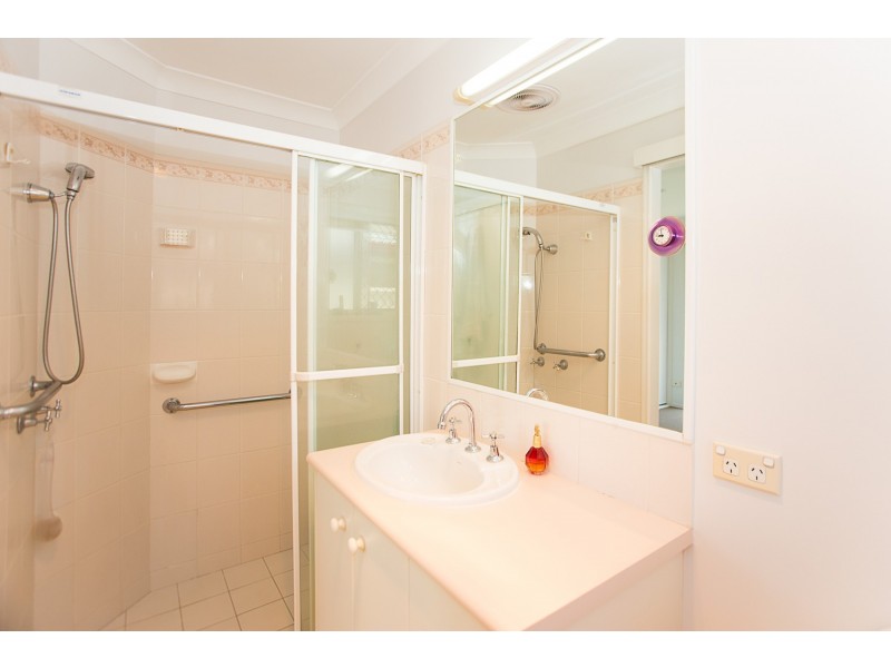 9  Woodlands Drive, Banora Point NSW 2486