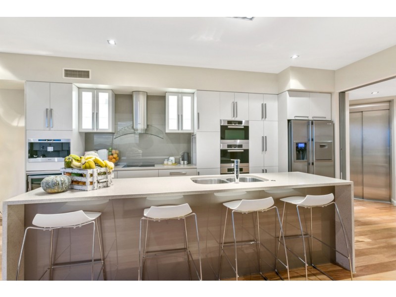801/46-48 Pacific Parade, Bilinga QLD 4225
