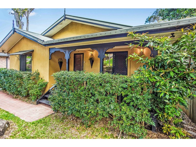 10 Elm Place, Banora Point NSW 2486