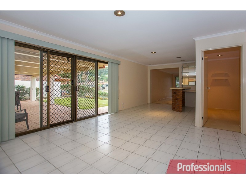 9 Captains Way, Banora Point NSW 2486